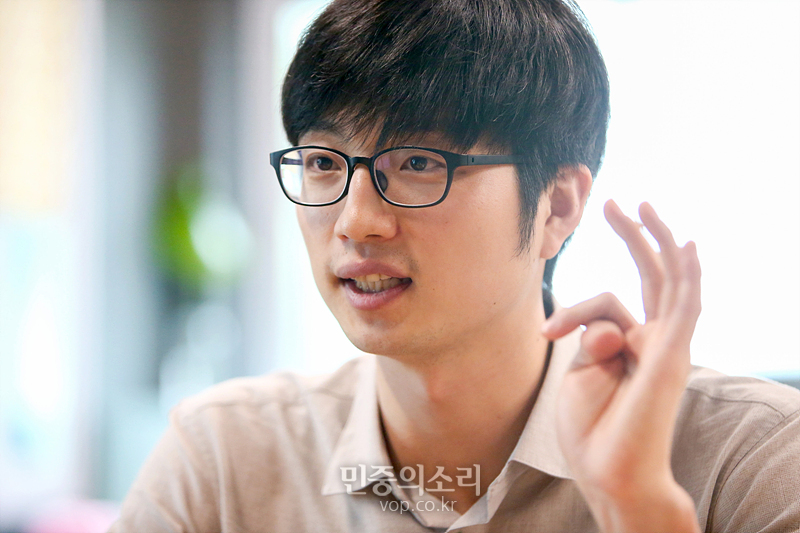 권지웅 빌려쓰는사람들 대표가 3일 서울 마포구 한 사무실에서 민중의소리와 인터뷰하고 있다. 2020.08.03