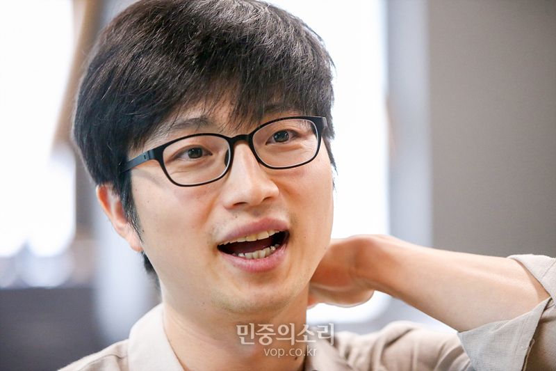 권지웅 빌려쓰는사람들 대표가 3일 서울 마포구 한 사무실에서 민중의소리와 인터뷰하고 있다. 2020.08.03