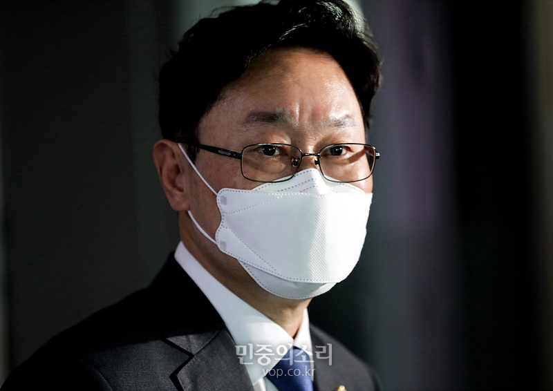 법무부 장관 후보자로 내정된 박범계 더불어민주당 의원이 30일 오후 국회 의원회관에서 소감을 밝히고 있다. 2020.12.30
