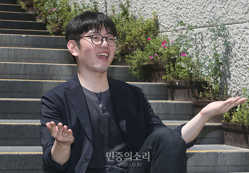 김선기 신촌문화정치연구그룹 연구원이 14일 서울 종로구 청계광장에서 민중의소리와 인터뷰를 하고 있다. 2019.08.14