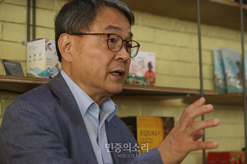 이항구 산업연구원 선임연구위원이 18일 서울 종로구 모 카페에서 민중의소리와 인터뷰를 하고 있다. 2019.09.18