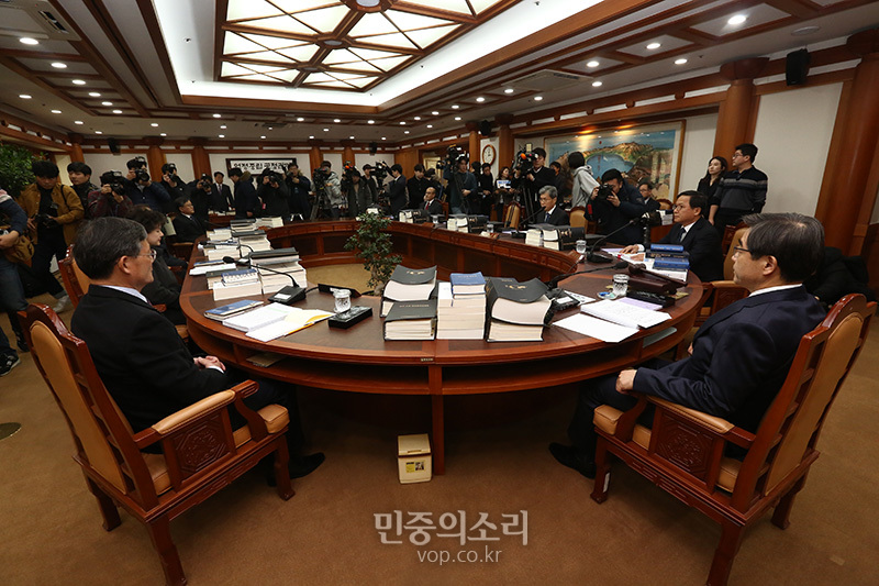 경기 과천시 중앙선거관리위원회(중앙선관위) 청사에서 전체 회의가 열리고 있다(자료사진) 2020.01.13