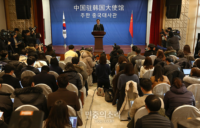 싱하이밍 주한 중국대사가 4일 서울 중구 주한 중국대사관 본관에서 신종 코로나바이러스 감염증 관련 기자회견에 취재진의 질문에 답하고 있다. 2020.02.04