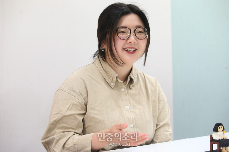 이태희 대학연합 동아리 평화나비 네트워크 전국 대표가 12일 서울시 용산구 평화나비네트워크 사무실에서 민중의소리 기자와 인터뷰를 하고 있다. 2020.03.12