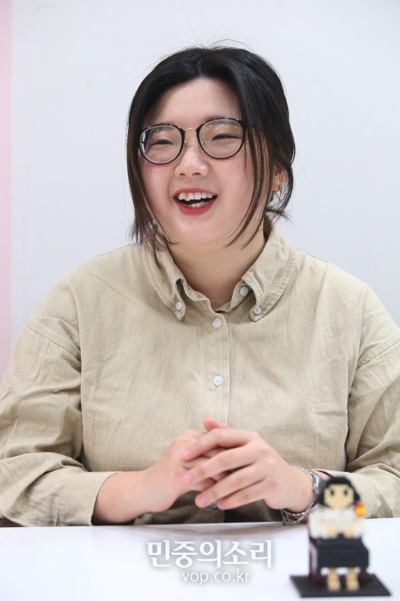 이태희 대학연합 동아리 평화나비 네트워크 전국 대표가 12일 서울시 용산구 평화나비네트워크 사무실에서 민중의소리 기자와 인터뷰를 하고 있다. 2020.03.12