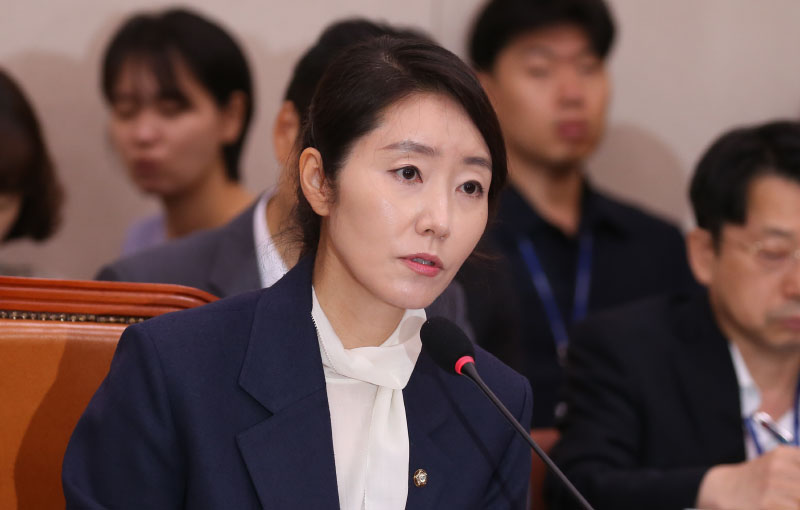 순탄치않은강선우청문회,보좌진대상갑질의혹에“제가부족”연신사과