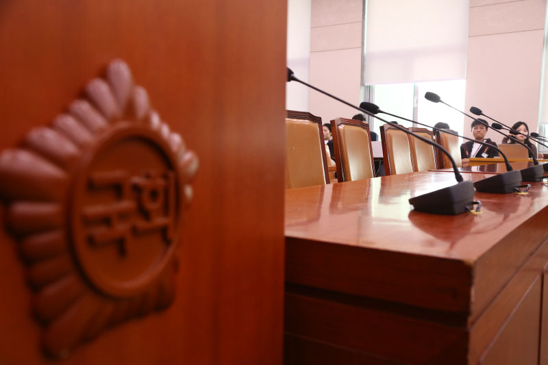 30일 서울 여의도 국회 법제사법위원회 전체회의에서 ‘조희대 대법원장 대선개입 의혹 관련 긴급현안 청문회’에 조 대법원장과 다른 증인들이 불출석했다. 2025.09.30