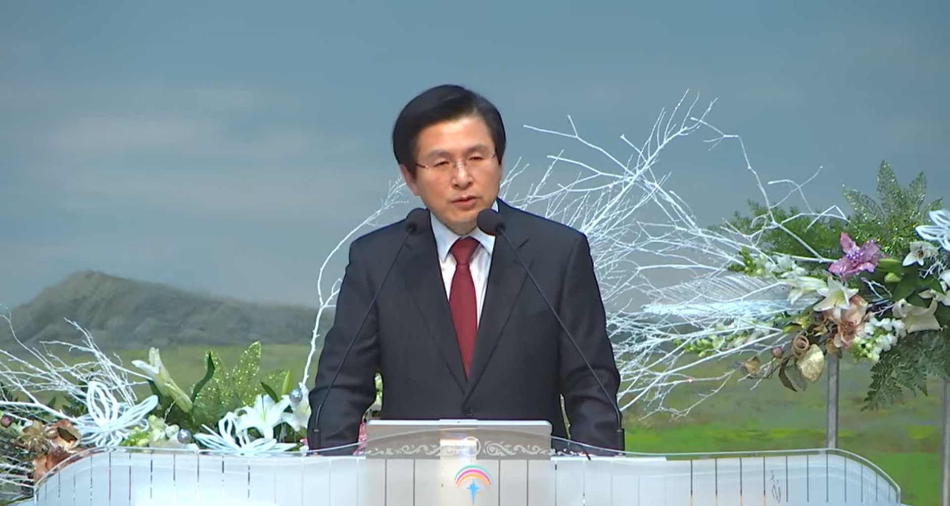 간증하고 있는 환교안 대표