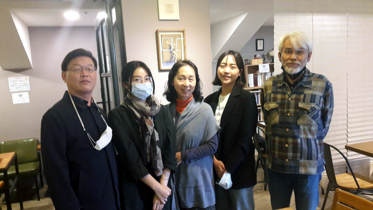 한국민족춤협회 회원들. 왼쪽부터 로진민 국제교루협력 위원장, 이한별 실무자, 서정숙 이사장, 변상아 청년위원장, 변우균 사무총장