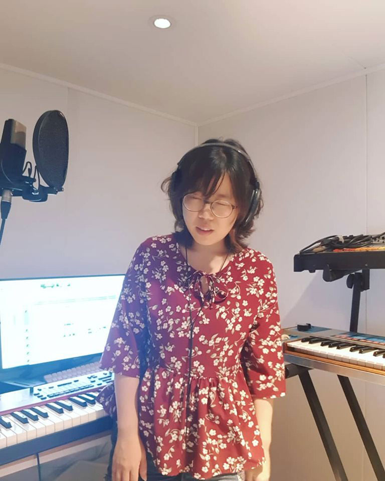 싱어송라이터 에몬(Emon)