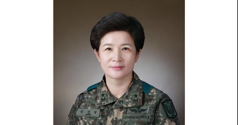 군 최초 여성 ‘투스타’ 강선영 신임 소장…육군항공작전사령관 임명 - 민중의소리