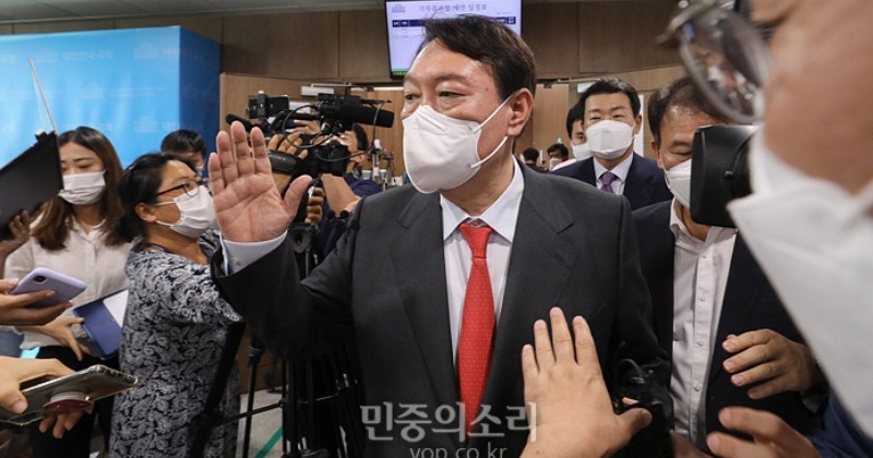 [이완배 협동의 경제학] 윤석열의 메이저 언론 타령, 그가 만들 암울한 세상에 대하여