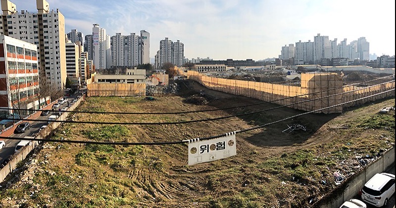 강남 구치소 빈땅과 아파트…욕망에 흔들리는 정치