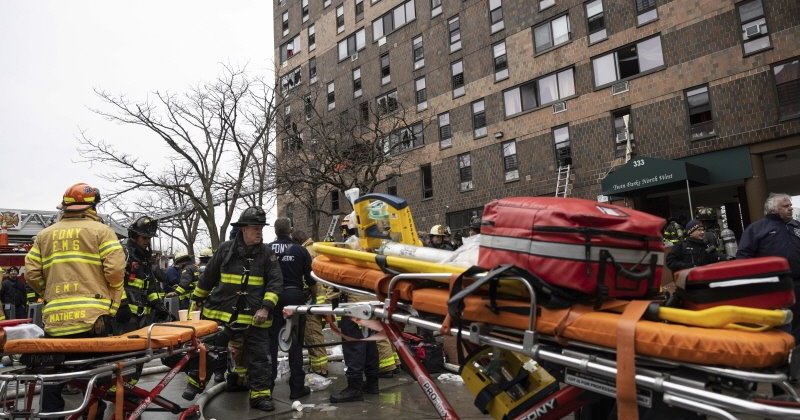 뉴욕 브롱크스 지역 아파트 화재로 어린이 9명 포함 19명 사망