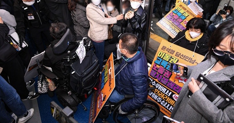 전장연 ‘지하철 시위’ 오는 30일부터 멈춘다 사진