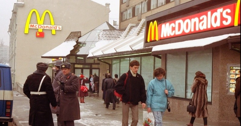 맥도날드, 32년 만에 러시아 사업 철수 “가치 부합하지 않아”