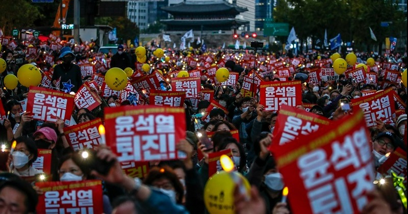 대규모 집회로 확대된 ‘윤석열 퇴진 촛불’…정치권도 합세