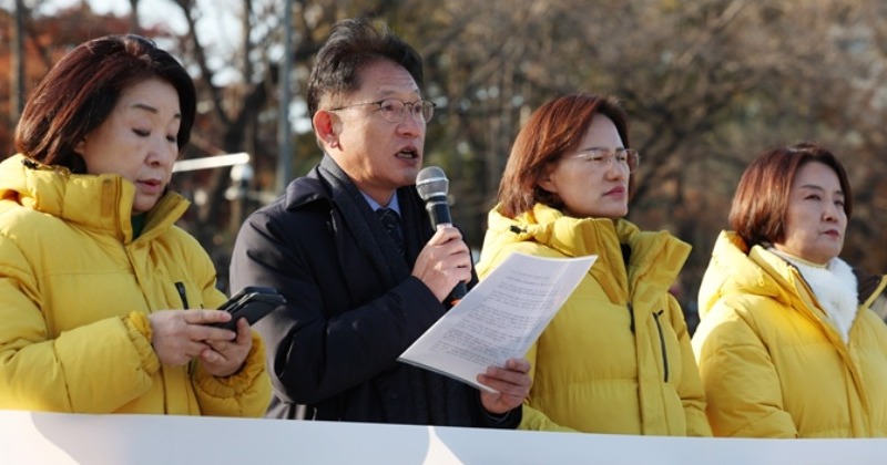 정의당 “노동·언론 짓밟는 윤 대통령, 학살이자 인권탄압”