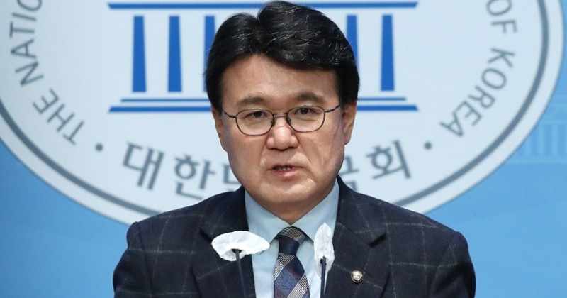 황운하, 총선 불출마 “윤석열 검찰 조작 ‘울산 사건’ 억울하지만...당 위해 희생”