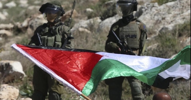 구호품 기다리던 팔레스타인 민간인 100여 명 살해한 이스라엘
