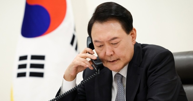 윤 대통령, 젤렌스키와 통화 "러북 불법 군사협력 규탄, 공동 대응 추진"