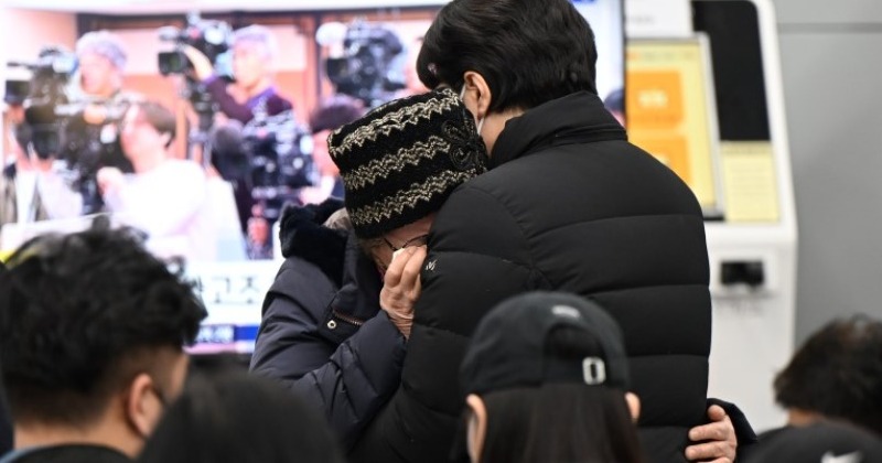 여객기 사고 사망자 신원 뒤늦게 공개...“왜 이때까지 숨겼나” 울분 터뜨린 가족들