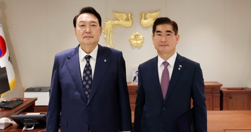 충암고 이사장 "윤석열·김용현, 부끄러운 졸업생...학교에 항의 빗발쳐"