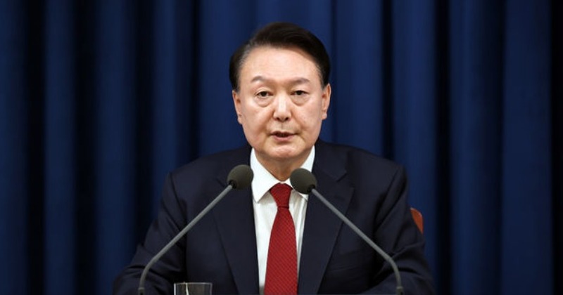 계엄사 포고령 1호 발동 "국회 활동, 집회·시위 일체 금한다" [전문]