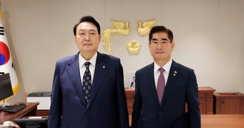 민주당, 김용현 국방부 장관 탄핵소추안도 발의