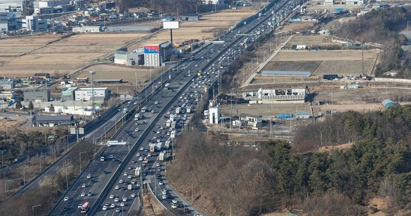 설 연휴 귀성 정체 시작…절정 28일엔 서울~부산 7시간 40분