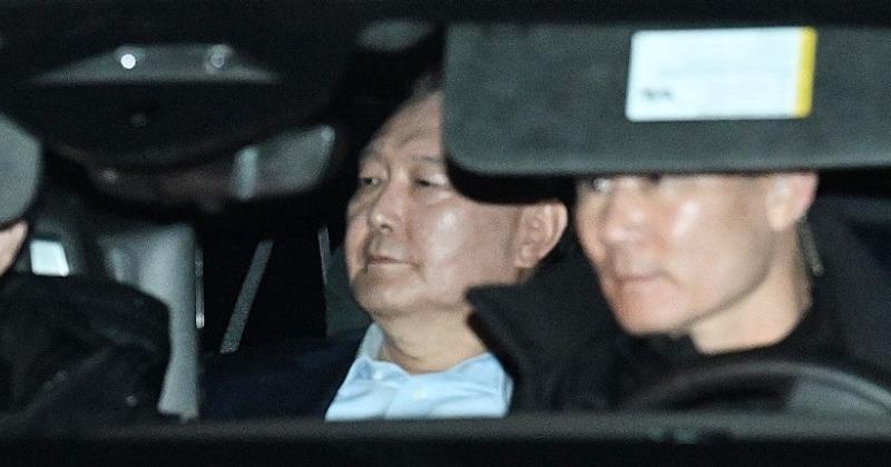 '현직 대통령 최초' 윤석열 구속영장 청구...공수처 "150여쪽 서류, 탄탄히 준비"