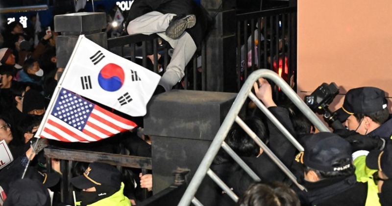 서부지법 인근서 경찰관 폭행한 윤석열 지지자 2명 구속