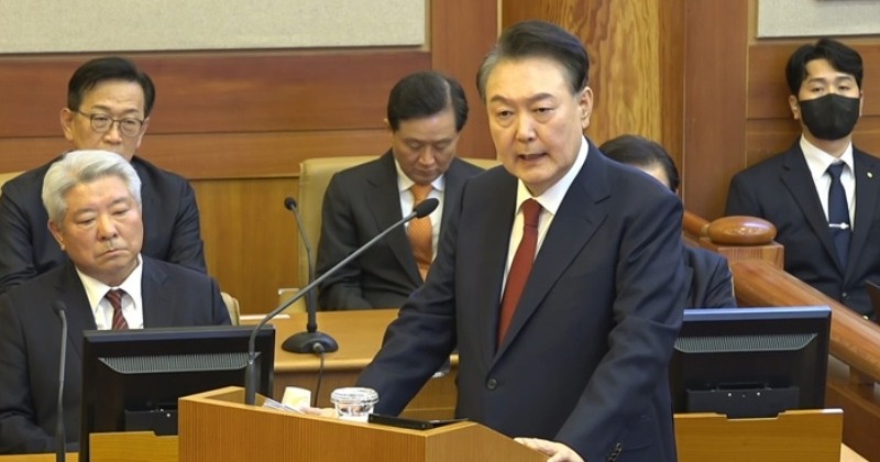 '최후진술 반영' 여론조사, 중도층 70% "윤석열 탄핵에 찬성" [한국갤럽]