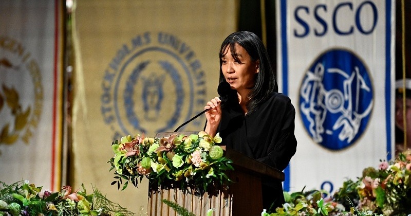 소설가 한강 “파면은 보편적 가치를 지키는 일”