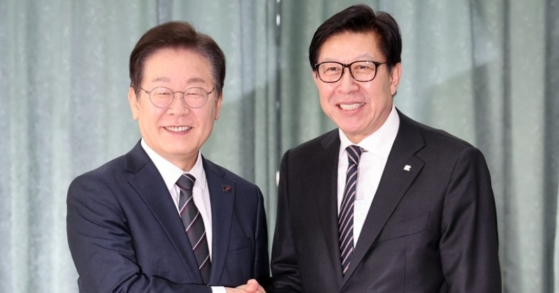부산 간 이재명 "북극항로 매우 시급"...박형준 "민주당, 균형발전 관심 떨어져"