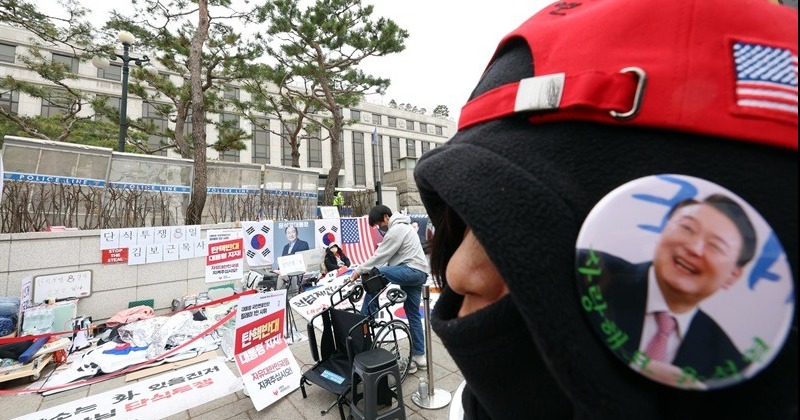 헌재 인근 11개 학교, 윤석열 탄핵심판 선고일 휴업 결정