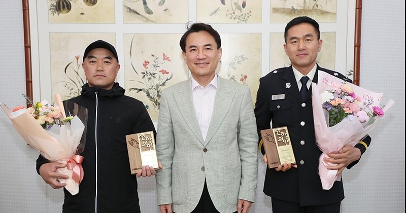 김진태 강원도지사, 도민 생명 구한 의인 2명에게 표창 수여