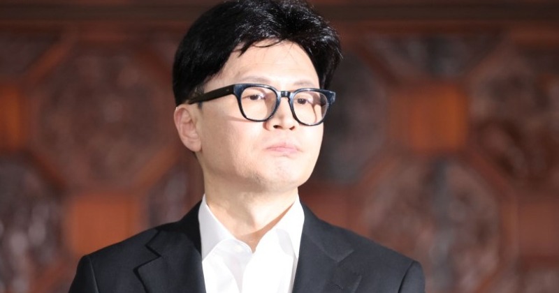 한동훈 "계엄의 바다 건너지 않고는 미래로 갈 수 없어"