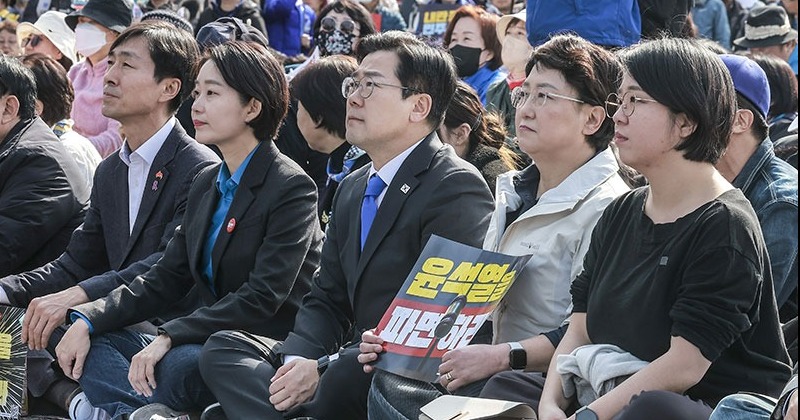 탄핵 심판 앞두고 광장에 나선 야5당 “헌재, 윤석열 파면해야”