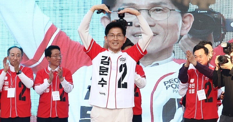 김문수, “계엄·탄핵 파도 넘자”면서 윤석열 출당은 “도리 아냐” 거부
