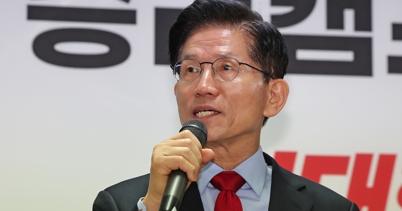 대선 후보직 ‘기습 박탈’ 김문수 “야밤의 정치 쿠데타, 즉시 법적·정치적 조치” 사진