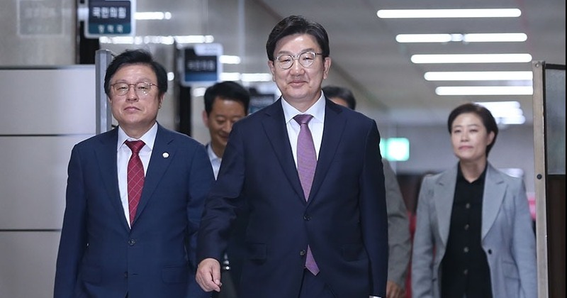 국힘 지지율 21%...“이 대통령 잘할 것” 70% [한국갤럽]