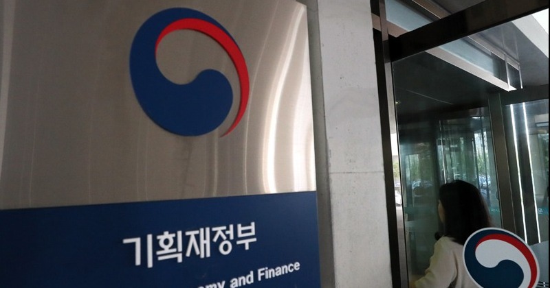 4월 누적 재정적자 46.1조원...세수 늘면서 적자폭 축소