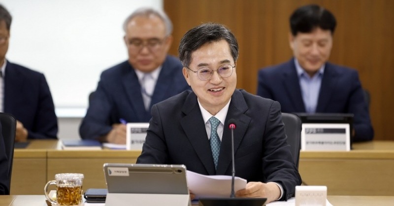 김동연 지사, 88조 유치와 5조 금융 지원으로 경기도 민생 안정에 기여… 첨단 반도체 클러스터 조성 '주도'