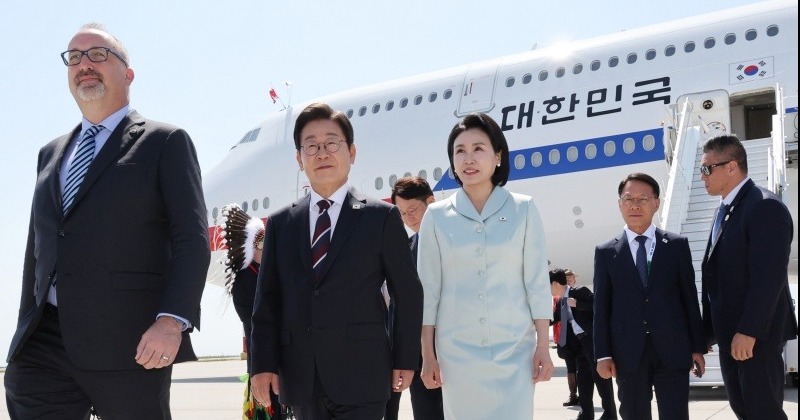 캐나다 도착한 이 대통령 “정상외교 더 높은 단계로 강화”