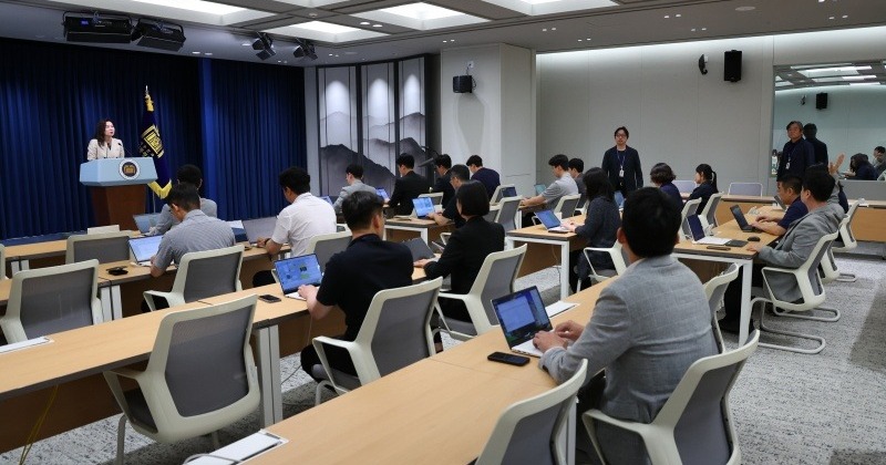 대통령실, 질문하는 기자도 찍는 카메라 설치한다