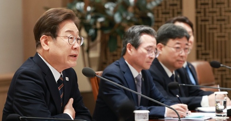 이재명 대통령 “라면 1개 2천원 진짜냐... 물가 대책 마련해 달라”
