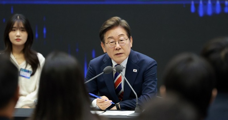 이 대통령, 과로로 쓰러진 직원에 “무거운 책임감”