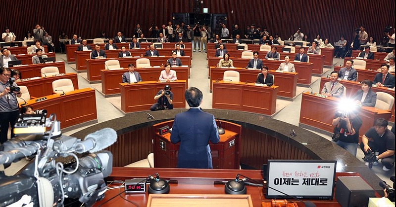 국힘 지지율 또 19%, NBS 이어 한국갤럽도…민주 43%