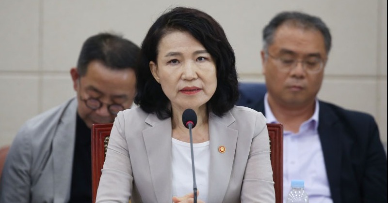 “대통령 지시”라는 이진숙, 대통령실 “의견 물은 것” 선 긋기 사진